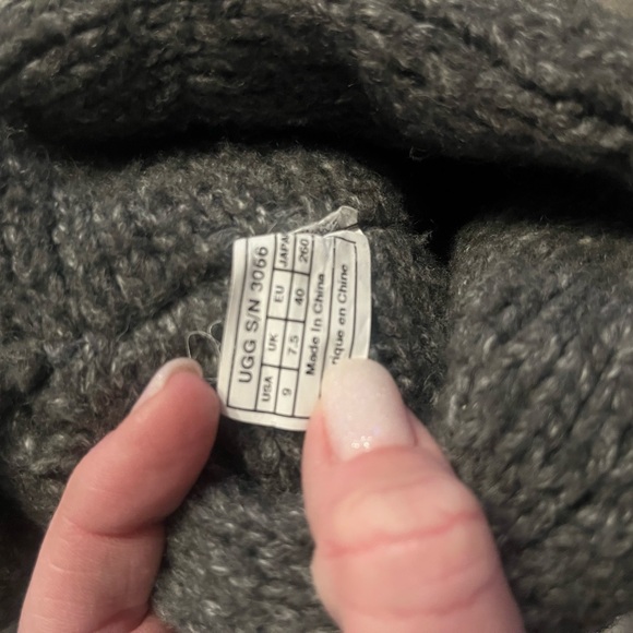 UGG Classic Cardy tall Charcoal Knit Boots with Button Accent size 9 like new - Picture 8 of 8